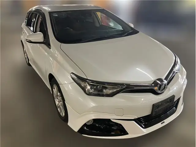 2015 Toyota Auris 150X S Package - photo 1 2015 Toyota Auris 150X S Package Pearl Sedan for sale, Japanese used car export | GULJI TRADERS