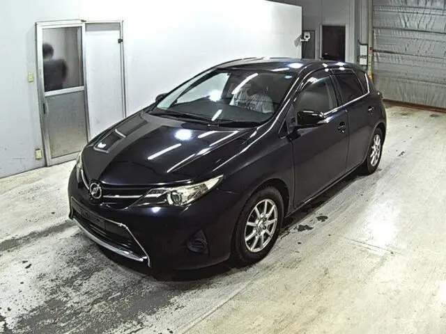 2015 Toyota Auris 150X Blackish Lounge - photo 1 2015 Toyota Auris 150X Blackish Lounge Black Sedan for sale, Japanese used car export | GULJI TRADERS