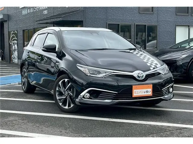 2016 Toyota Auris Hybrid Brick Lane, one owner / genuine navigation system / backup camera - photo 1 2016 Toyota Auris Hybrid Brick Lane, one owner / genuine navigation system / backup camera Black Sedan for sale, Japanese used car export - photo 1 of 67 | GULJI TRADERS