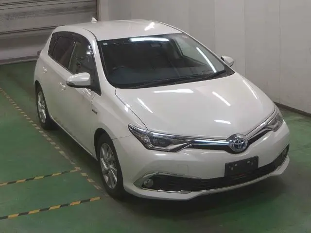 2016 Toyota Auris hybrid Pearl Sedan for sale, Japanese used car export - photo 1 of 8 | GULJI TRADERS