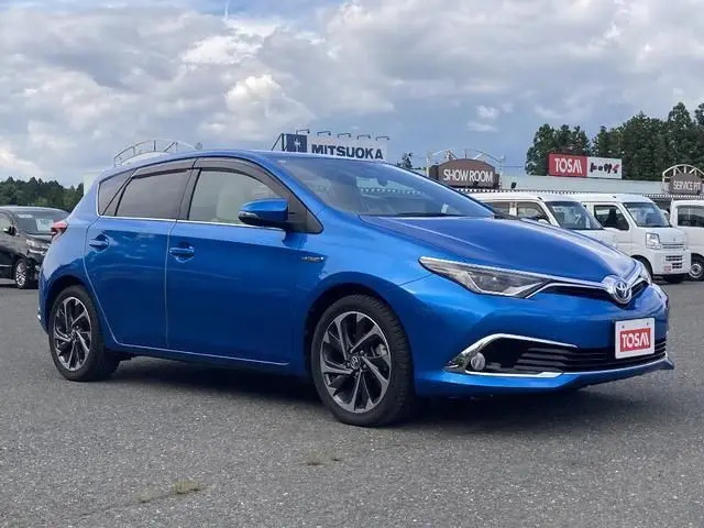 2016 Toyota Auris Hybrid G Package - photo 1 2016 Toyota Auris Hybrid G Package Blue Sedan for sale, Japanese used car export | GULJI TRADERS