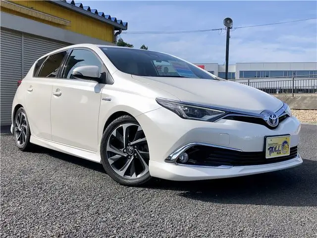 2017 Toyota Auris Hybrid G Package - photo 1 2017 Toyota Auris Hybrid G Package Pearl Sedan for sale, Japanese used car export | GULJI TRADERS