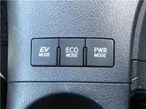 2017 Toyota Auris Hybrid G ​​Package Pearl Sedan for sale, Japanese used car export - photo 22 of 43 | GULJI TRADERS