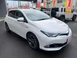 2017 Toyota Auris 1.8 Hybrid G ​​Package Pearl Sedan for sale, Japanese used car export - photo 2 of 17 | GULJI TRADERS