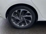 2017 Toyota Auris 1.8 Hybrid G ​​Package Pearl Sedan for sale, Japanese used car export - photo 7 of 17 | GULJI TRADERS