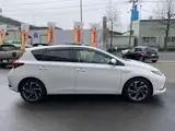 2017 Toyota Auris 1.8 Hybrid G ​​Package Pearl Sedan for sale, Japanese used car export - photo 9 of 17 | GULJI TRADERS