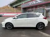 2017 Toyota Auris 1.8 Hybrid G ​​Package Pearl Sedan for sale, Japanese used car export - photo 10 of 17 | GULJI TRADERS