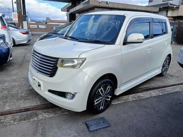 2011 Toyota bB S Aero-G Package Pearl Van for sale, Japanese used car export - photo 1 of 9 | GULJI TRADERS