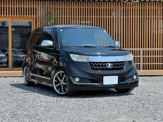 2011 Toyota bB Z sparkle Black Van for sale, Japanese used car export | GULJI TRADERS