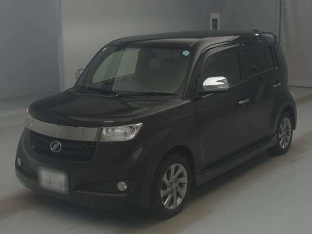 2013 Toyota bB Z - photo 1 2013 Toyota bB Z Sedan for sale, Japanese used car export - photo 1 of 10 | GULJI TRADERS
