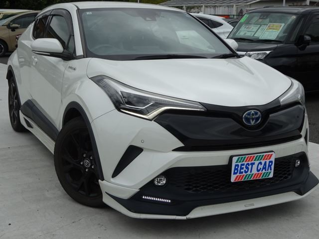 2019 Toyota C-HR Hybrid 1.8 G Sedan for sale, Japanese used car export - photo 1 of 41 | GULJI TRADERS