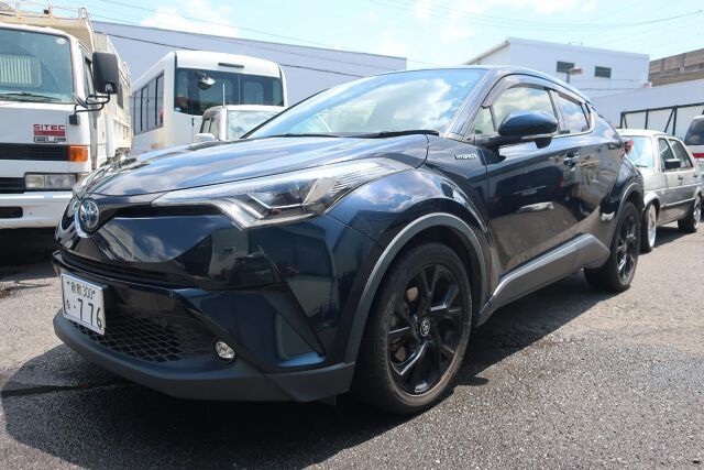 2019 Toyota C-HR G - photo 1 2019 Toyota C-HR G Sedan for sale, Japanese used car export - photo 1 of 10 | GULJI TRADERS