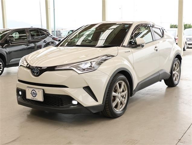 2019 Toyota C-HR HV 1.8 S - photo 1 2019 Toyota C-HR HV 1.8 S Sedan for sale, Japanese used car export - photo 1 of 30 | GULJI TRADERS