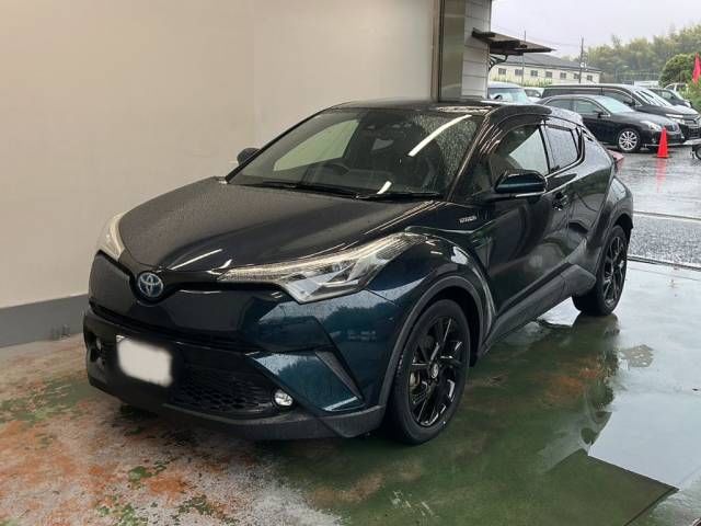 2019 Toyota C-HR G - photo 1 2019 Toyota C-HR G Sedan for sale, Japanese used car export - photo 1 of 8 | GULJI TRADERS