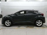 2019 Toyota C-HR S-T 4WD Sedan for sale, Japanese used car export - photo 4 of 12 | GULJI TRADERS