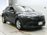 2019 Toyota C-HR S-T 4WD Sedan for sale, Japanese used car export - photo 5 of 12 | GULJI TRADERS