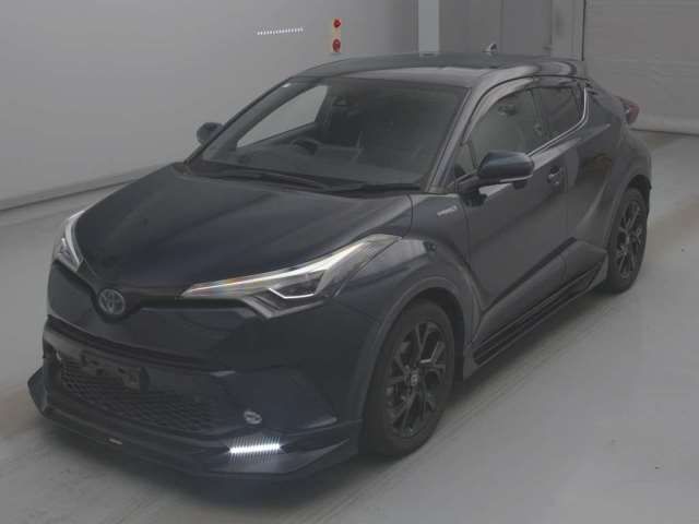 2019 Toyota C-HR G - photo 1 2019 Toyota C-HR G Sedan for sale, Japanese used car export - photo 1 of 12 | GULJI TRADERS