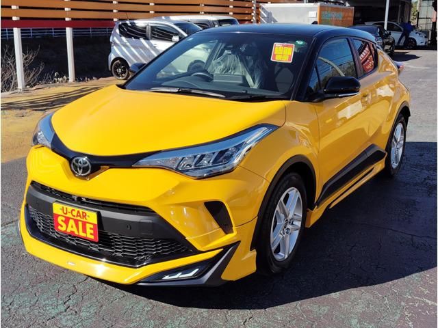 2019 Toyota C-HR 1.2 S-T - photo 1 2019 Toyota C-HR 1.2 S-T Sedan for sale, Japanese used car export - photo 1 of 20 | GULJI TRADERS