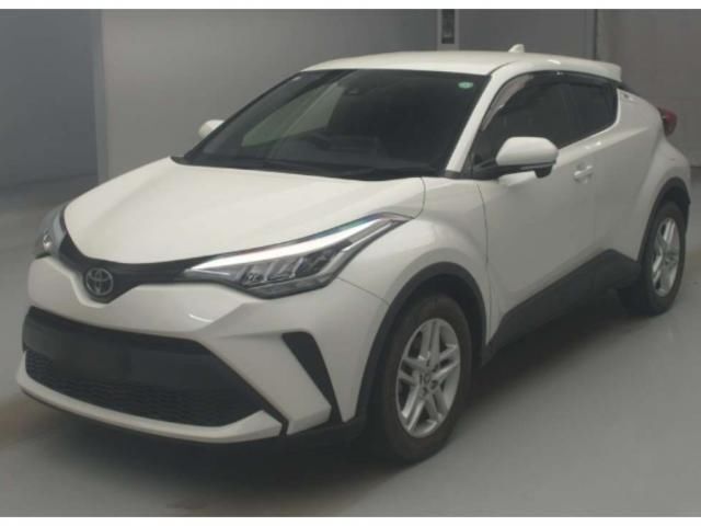 2019 Toyota C-HR S-T 4WD - photo 1 2019 Toyota C-HR S-T 4WD Sedan for sale, Japanese used car export - photo 1 of 3 | GULJI TRADERS
