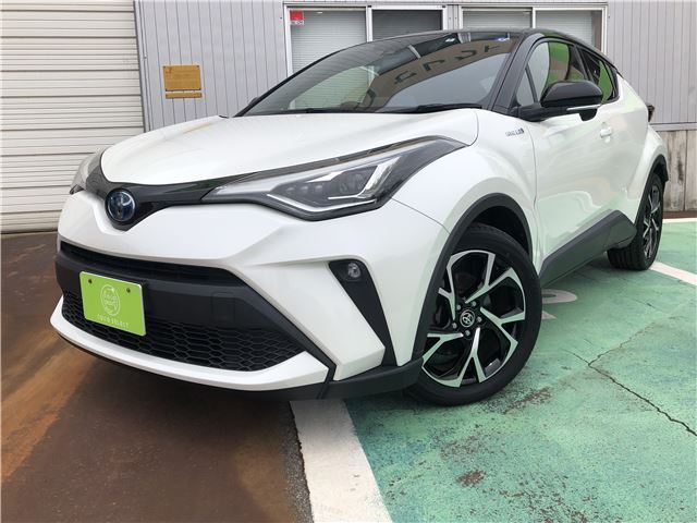 2020 Toyota C-HR Hybrid 1.8 G - photo 1 2020 Toyota C-HR Hybrid 1.8 G Sedan for sale, Japanese used car export - photo 1 of 39 | GULJI TRADERS