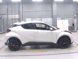 2020 Toyota C-HR G Sedan for sale, Japanese used car export - photo 3 of 13 | GULJI TRADERS