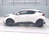 2020 Toyota C-HR G Sedan for sale, Japanese used car export - photo 4 of 13 | GULJI TRADERS