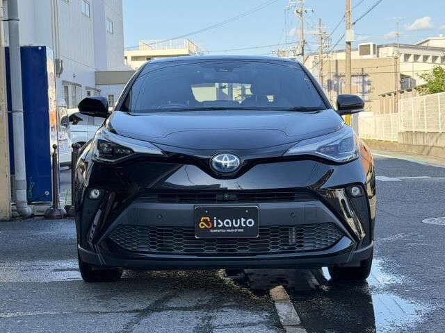 2020 Toyota C-HR Hybrid G - photo 1 2020 Toyota C-HR Hybrid G Sedan for sale, Japanese used car export - photo 1 of 22 | GULJI TRADERS