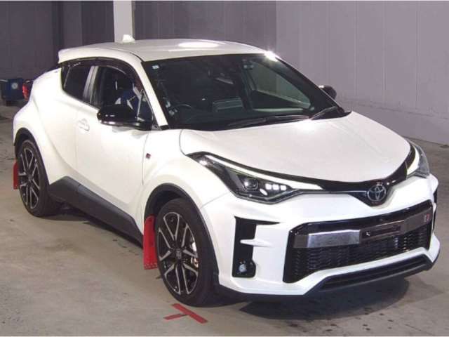 2021 Toyota C-HR S-T GR Sport - photo 1 2021 Toyota C-HR S-T GR Sport Sedan for sale, Japanese used car export - photo 1 of 3 | GULJI TRADERS
