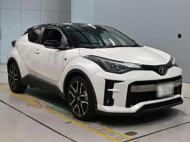 2021 Toyota C-HR Hybrid S GR Sport Sedan for sale, Japanese used car export - photo 1 of 9 | GULJI TRADERS