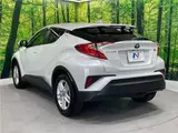 2022 Toyota C-HR S Pearl SUV for sale, Japanese used car export - photo 20 of 30 | GULJI TRADERS