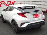 2022 Toyota C-HR G-Mode Nero Safety +2 ■ All-around monitor Pearl SUV for sale, Japanese used car export - photo 8 of 43 | GULJI TRADERS