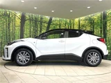 2022 Toyota C-HR S GR Sport Sedan for sale, Japanese used car export - photo 28 of 30 | GULJI TRADERS