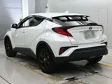 2022 Toyota C-HR G-Mode Nero Safety Plus 3 Pearl SUV for sale, Japanese used car export - photo 6 of 12 | GULJI TRADERS