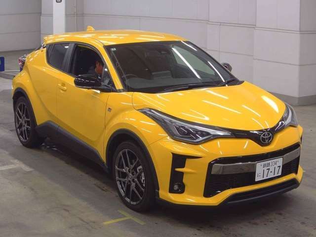 2022 Toyota C-HR S-T GR Sport 4WD - photo 1 2022 Toyota C-HR S-T GR Sport 4WD Sedan for sale, Japanese used car export - photo 1 of 3 | GULJI TRADERS