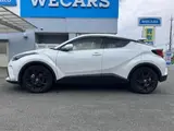 2022 Toyota C-HR Hybrid G-Mode Nero Safety White SUV for sale, Japanese used car export - photo 2 of 9 | GULJI TRADERS