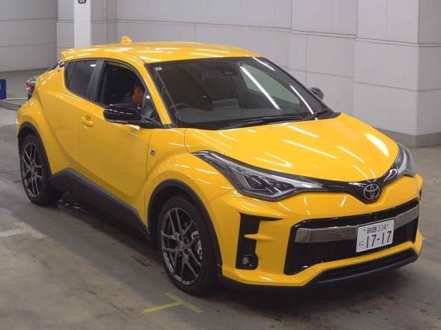 2022 Toyota C-HR S-T GR Sport 4WD - photo 1 2022 Toyota C-HR S-T GR Sport 4WD Sedan for sale, Japanese used car export - photo 1 of 3 | GULJI TRADERS