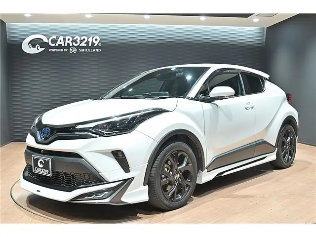 2023 Toyota C-HR G-Mode Nero Safety Plus 3 - photo 1 2023 Toyota C-HR G-Mode Nero Safety Plus 3 Pearl SUV for sale, Japanese used car export - photo 1 of 58 | GULJI TRADERS