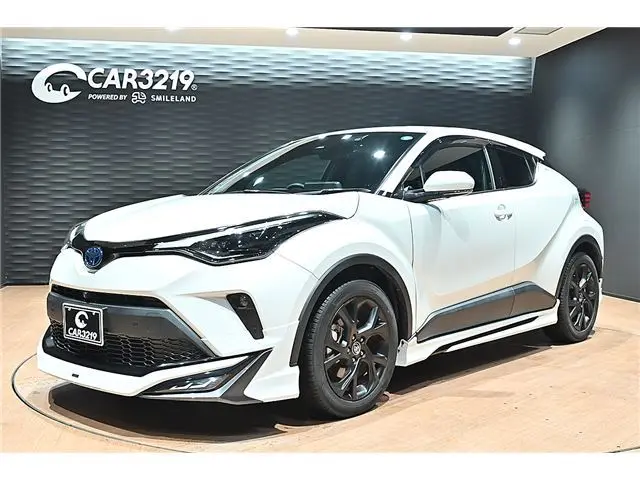 2023 Toyota C-HR G-Mode Nero Safety +3 Pearl SUV for sale, Japanese used car export - photo 1 of 59 | GULJI TRADERS