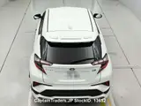 2018 Toyota C-hr Hybrid Pearl SUV for sale, Japanese used car export - photo 9 of 19 | GULJI TRADERS