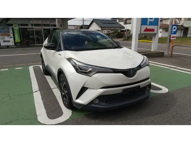 2019 Toyota C-hr Hybrid - photo 1 2019 Toyota C-hr Hybrid Pearl SUV for sale, Japanese used car export | GULJI TRADERS