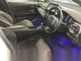 2018 Toyota C-hr Hybrid Push Start G Led Edition Pearl SUV for sale, Japanese used car export - photo 6 of 11 | GULJI TRADERS
