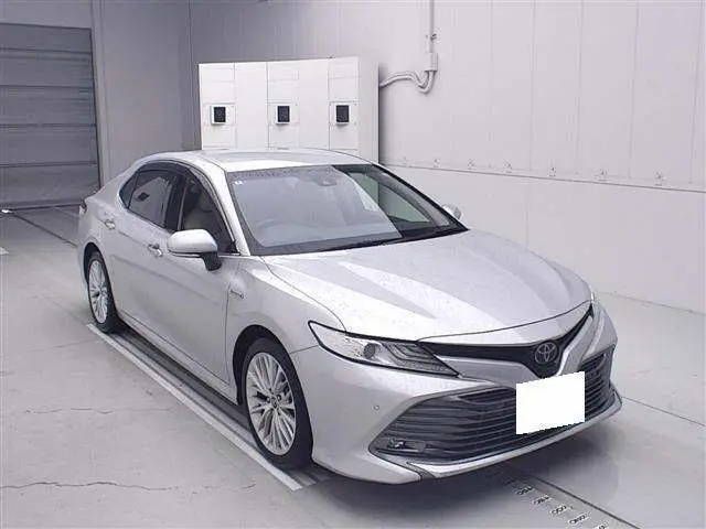 2018 Toyota Camry Hybrid G ​​Leather Package Silver Sedan for sale, Japanese used car export - photo 1 of 11 | GULJI TRADERS