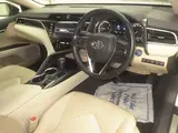 2018 Toyota Camry Hybrid G ​​Leather Package Silver Sedan for sale, Japanese used car export - photo 3 of 11 | GULJI TRADERS