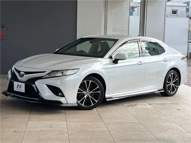 2019 Toyota Camry WS Leather Package - photo 1 2019 Toyota Camry WS Leather Package Pearl Sedan for sale, Japanese used car export - photo 1 of 30 | GULJI TRADERS