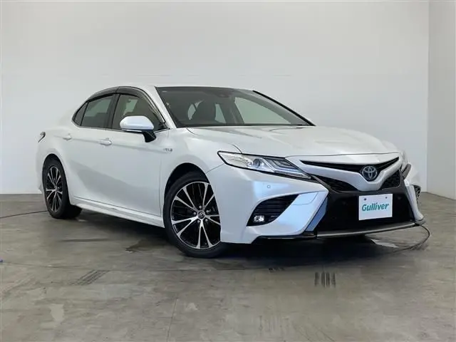 2019 Toyota Camry WS Leather Package - photo 1 2019 Toyota Camry WS Leather Package White Sedan for sale, Japanese used car export - photo 1 of 24 | GULJI TRADERS