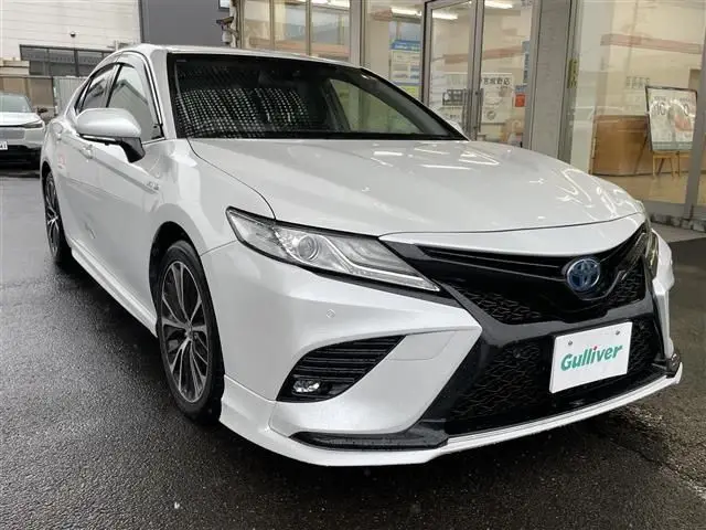 2019 Toyota Camry WS Leather Package White Sedan for sale, Japanese used car export - photo 1 of 23 | GULJI TRADERS