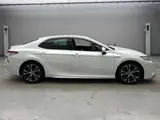 2019 Toyota Camry WS Leather Package Pearl Sedan for sale, Japanese used car export - photo 6 of 15 | GULJI TRADERS