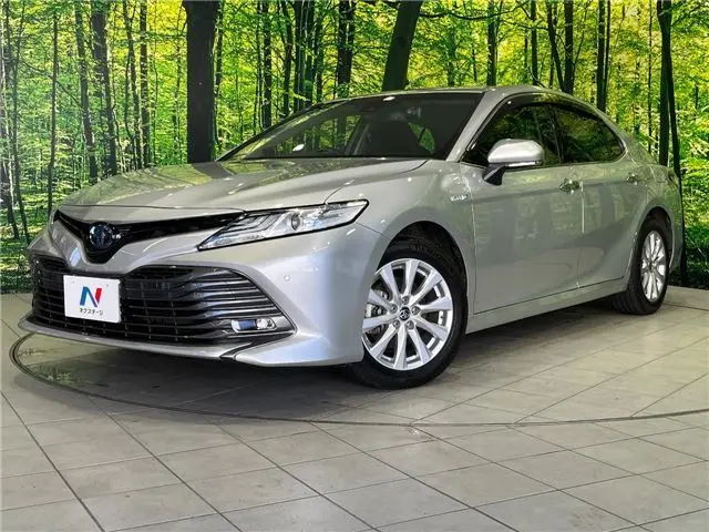 2020 Toyota Camry G - photo 1 2020 Toyota Camry G Silver Sedan for sale, Japanese used car export - photo 1 of 30 | GULJI TRADERS