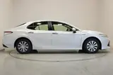2020 Toyota Camry HV 2.5X White Sedan for sale, Japanese used car export - photo 13 of 30 | GULJI TRADERS