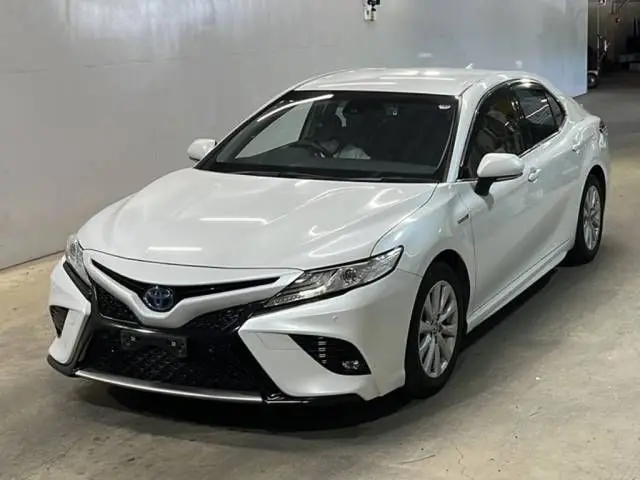 2020 Toyota Camry WS - photo 1 2020 Toyota Camry WS Pearl Sedan for sale, Japanese used car export - photo 1 of 3 | GULJI TRADERS